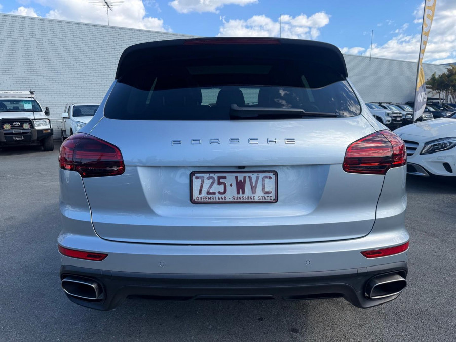 2016 MY17 Porsche Cayenne 92A Platinum Edition SUV Image 8