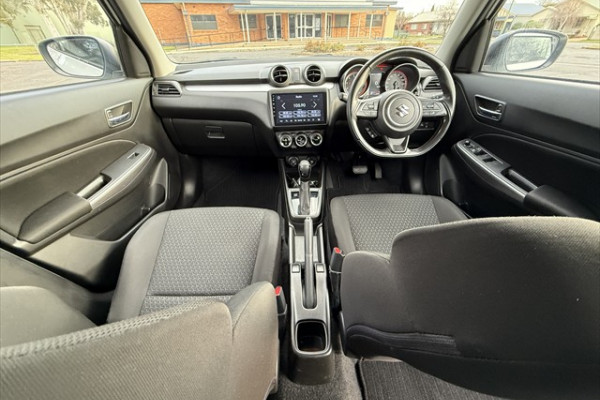 2021 Suzuki Swift GLX SUV Image 13