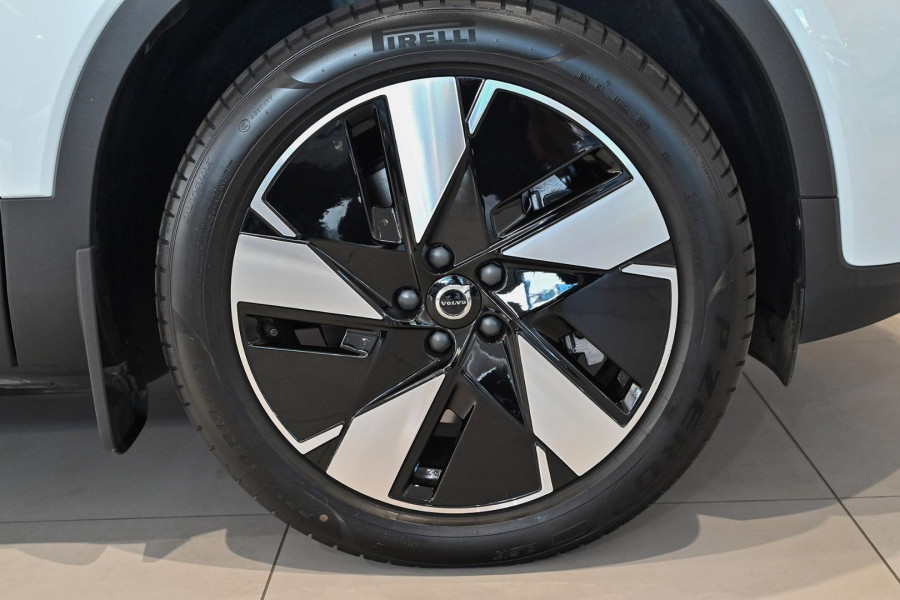 2023 MY24 Volvo XC40  Recharge Pure Electric SUV Image 20