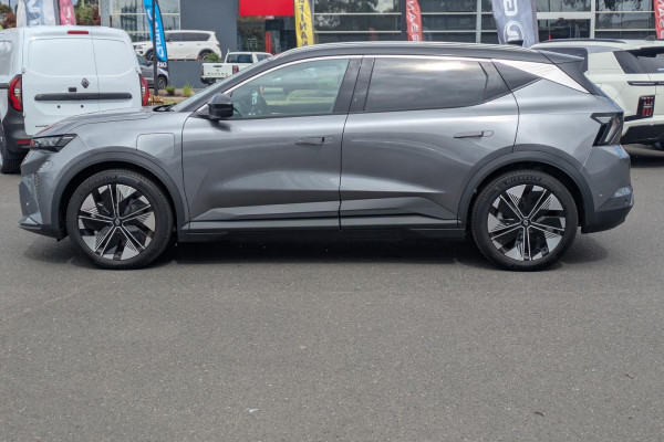 2026 Renault Scenic E-Tech No Series techno long range SUV Image 4