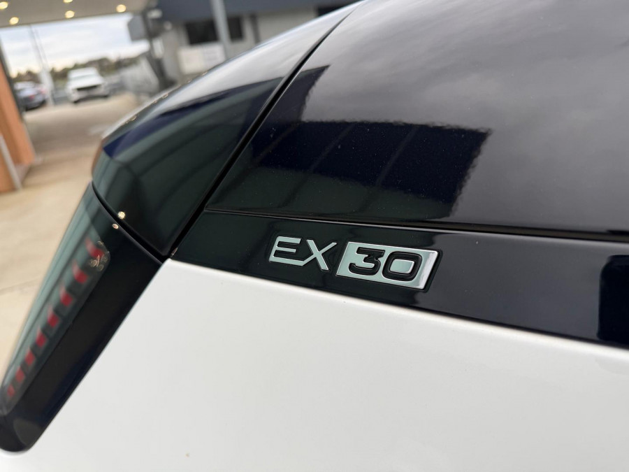 2024 MY25 Volvo EX30  Twin Motor Performance Ultra SUV Image 15
