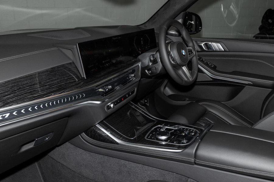 2025 BMW X7 G07 LCI xDrive40i M Sport SUV