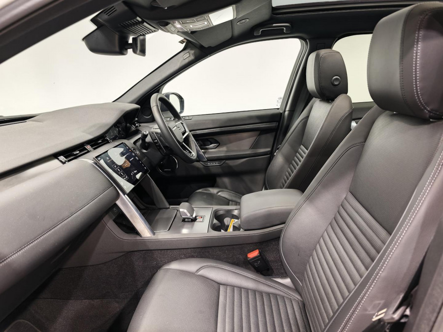 2025 MY25.5 Land Rover Discovery Sport L550 P250 Dynamic SE SUV Image 26