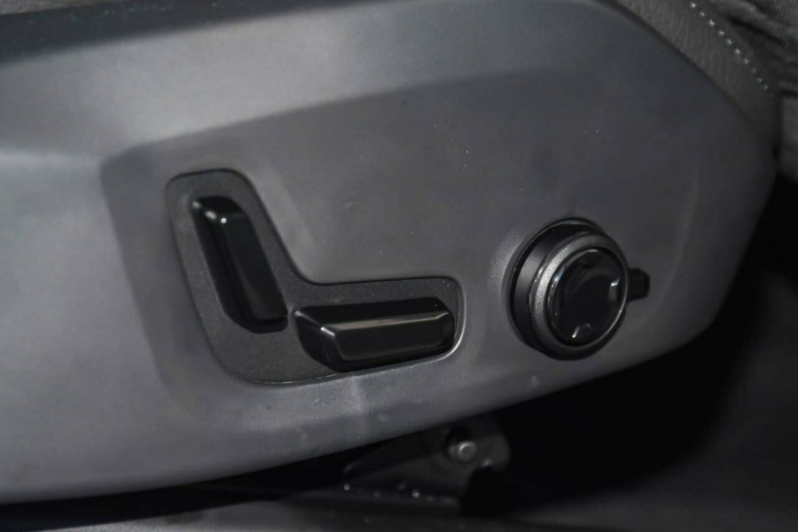 2019 MY20 Volvo XC60 UZ D4 Inscription Suv Image 16