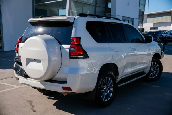 2018 Toyota LandCruiser Prado GDJ150R Kakadu SUV Image 2