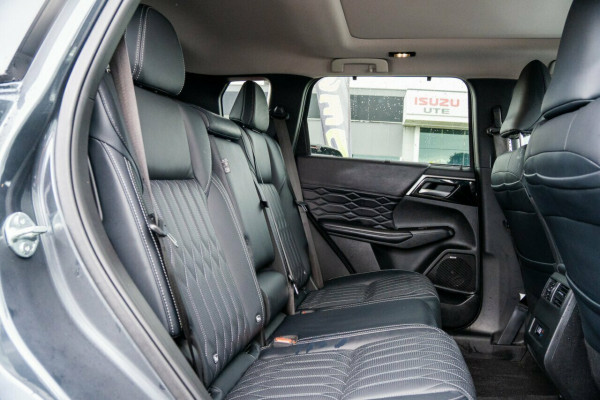 2025 Mitsubishi Outlander ZM Exceed SUV Image 10