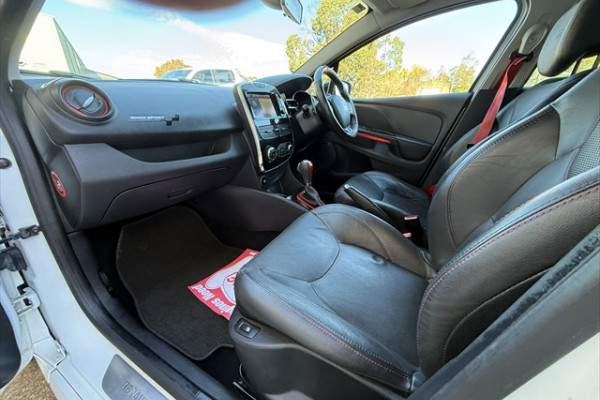2016 Renault Clio R.S. IV B98 R.S. 200 Sport Hatch Image 14