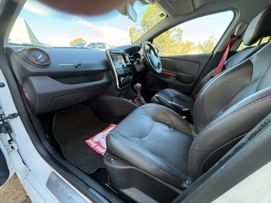 2016 Renault Clio R.S. IV B98 R.S. 200 Sport Hatch Image 14