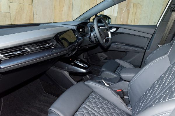 2025 Audi Q4 e-tron F4 55 SUV