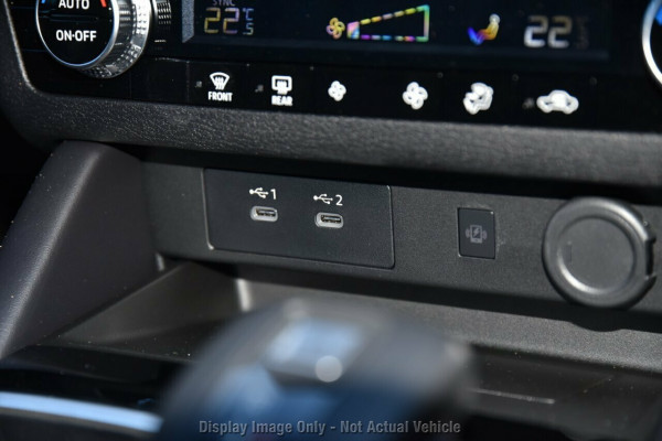 2026 Mitsubishi Outlander ZM Black Edition SUV Image 20