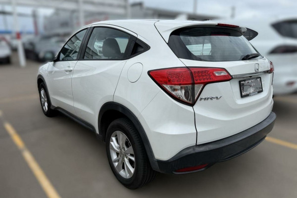 2019 Honda HR-V  VTi SUV Image 4