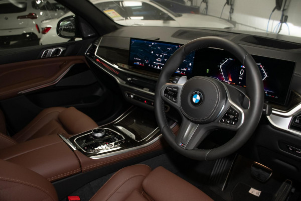 2025 BMW X5 G05 LCI xDrive40i M Sport SUV image 6