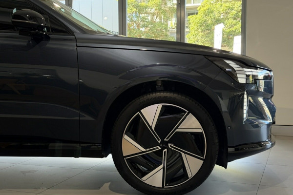 2026 Volvo EX90  Ultra Twin Motor Performance SUV Image 6