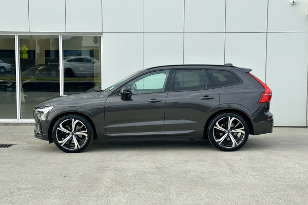 2021 Volvo XC60 B6 AWD R-DESIGN 2.0P SUV Image 4