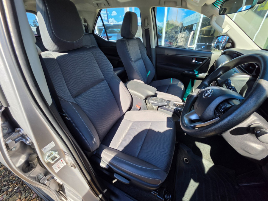 2024 Toyota Fortuner GUN156R GX SUV Image 31
