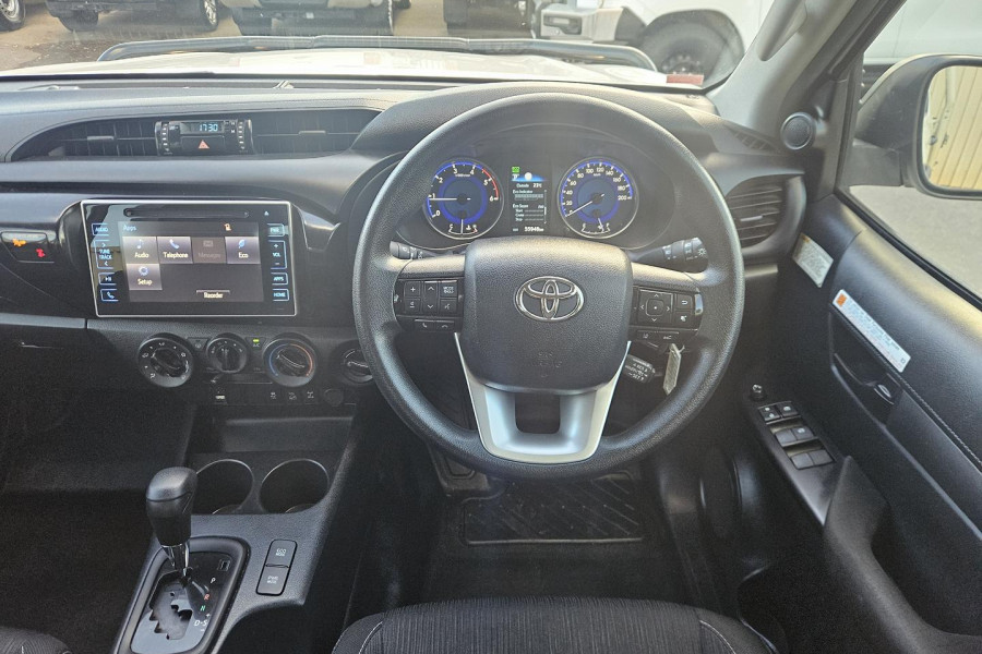 2020 Toyota HiLux  SR Dual Cab Cab Chassis Image 16
