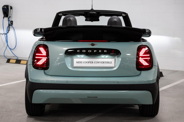 2025 MINI Cooper F67 S Favoured Convertible image 4
