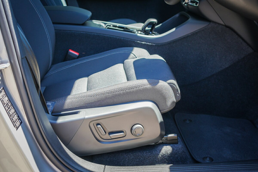2024 Volvo C40 XK Recharge Pure Electric SUV Image 16