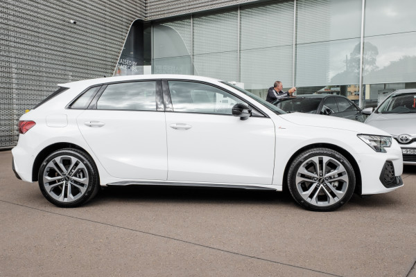 2026 Audi A3 GY TFSI 110kW S line Hatch image 3