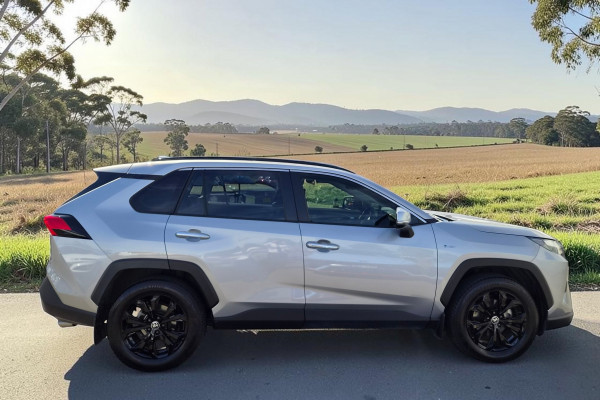 2025 Toyota RAV4 AXAH54R Cruiser SUV Image 8