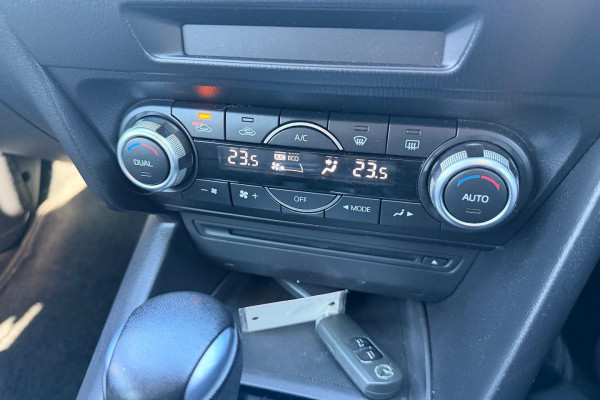 2015 Mazda 3 BM5438 SP25 Hatch Image 17