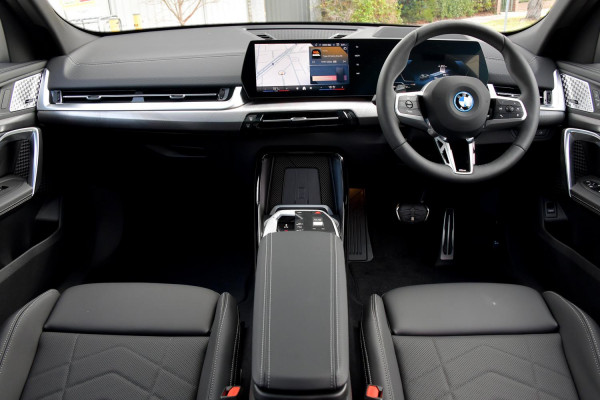 2024 BMW iX2 U10 eDrive20 M Sport SUV image 4