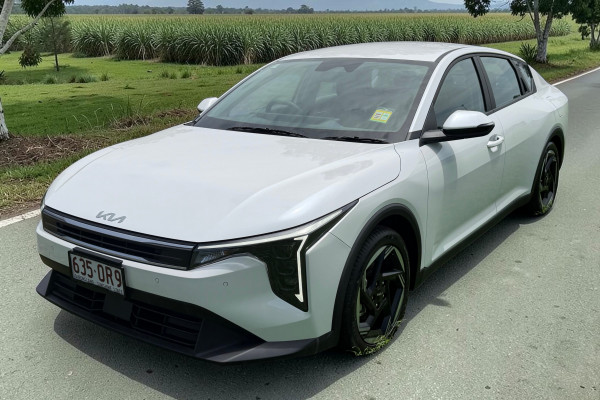 2025 Kia K4 CL4m Sport Sedan Image 3
