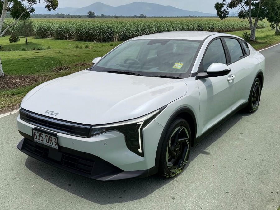 2025 Kia K4 CL4m Sport Sedan Image 3