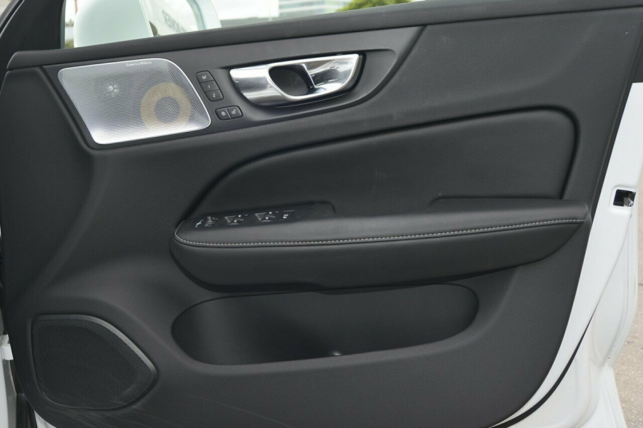 2019 MY20 Volvo S60 Z Series T5 Inscription Sedan Image 5