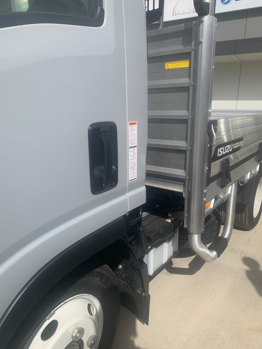 2026 Isuzu  NLR 45-150 DT D25 TRAY TRAYPACK Tray Image 3