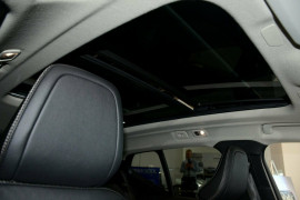 2018 MY19 Volvo XC40 T4 Momentum Suv