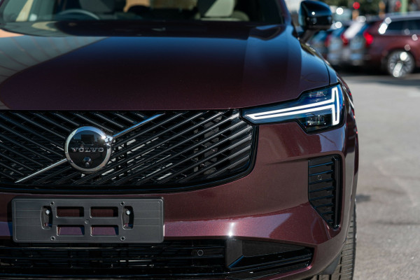 2026 Volvo XC90 L Series Ultra B5 Dark SUV Image 9