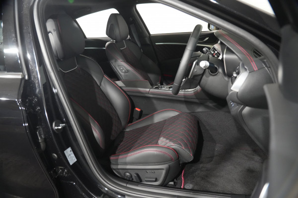 2025 Genesis G70 3.3t Sport Lux Sedan Image 30