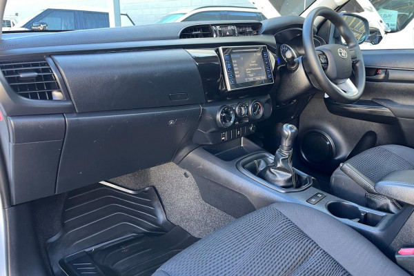 2017 Toyota HiLux GUN123R SR Cab Chassis Image 9