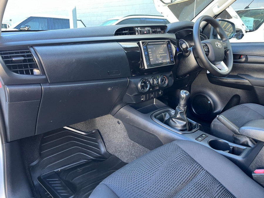 2017 Toyota HiLux GUN123R SR Cab Chassis Image 9