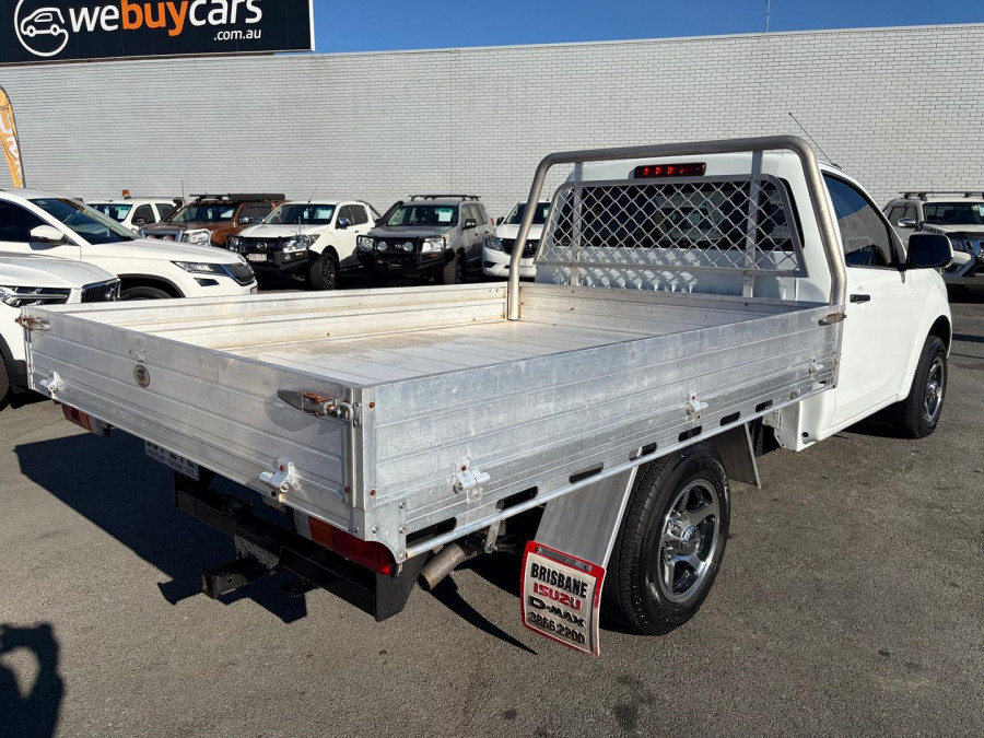 2015 Isuzu D-MAX  SX Cab Chassis Image 24