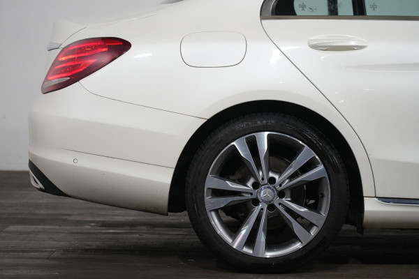 2016 Mercedes-Benz C-Class C200 Sedan Image 6