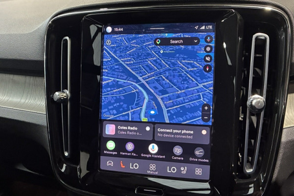 2023 Volvo XC40 XZ Ultimate B5 Dark SUV Image 18