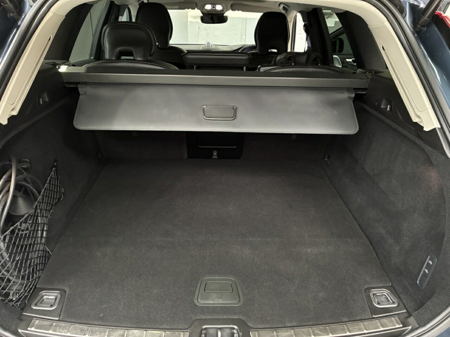 2022 MY23 Volvo XC60 UZ Recharge Ultimate T8 Plug-in Hybrid SUV Image 9