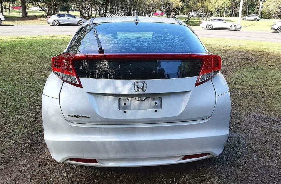 2012 Honda Civic 9th Gen VTi-L Hatch Image 4