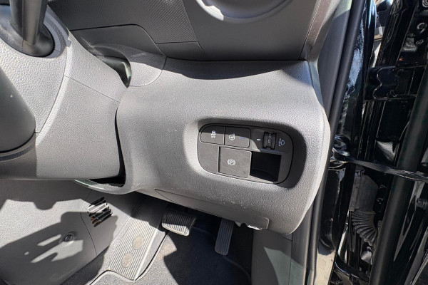 2026 Hyundai INSTER AX.V1 Cross SUV Image 28