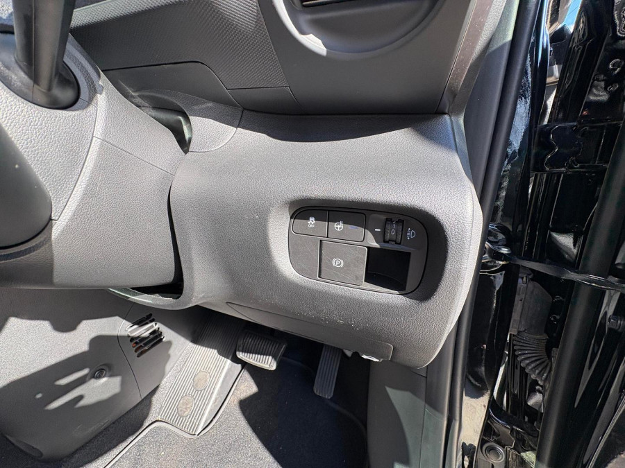 2026 Hyundai INSTER AX.V1 Cross SUV Image 28