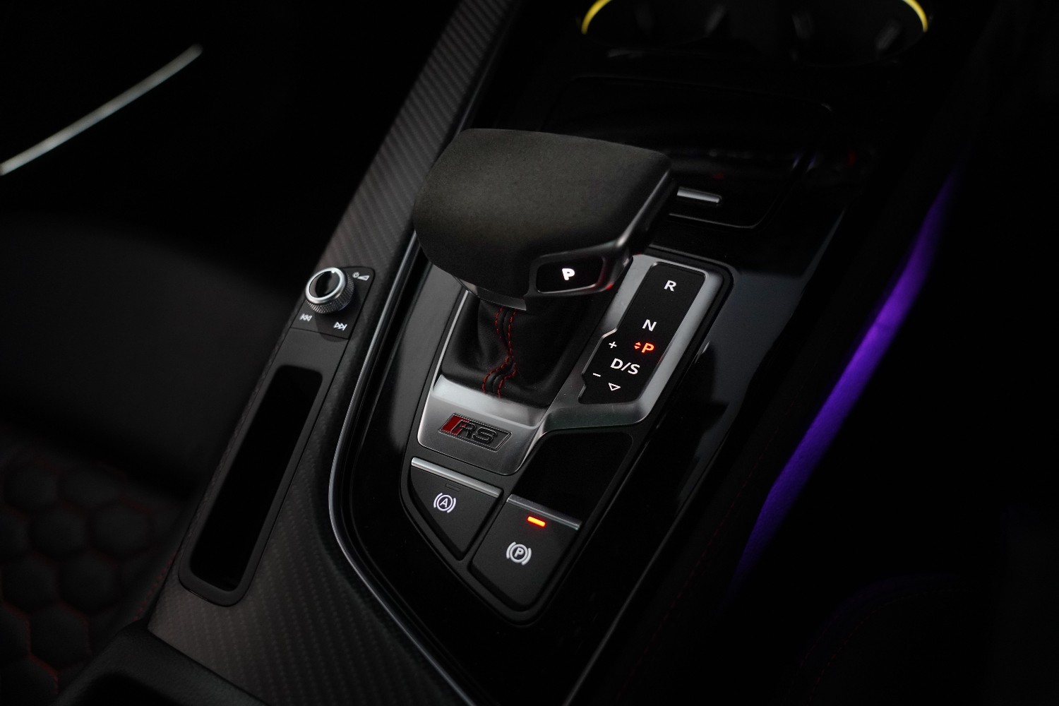 2021 Audi RS4  Quattro SUV Image 32