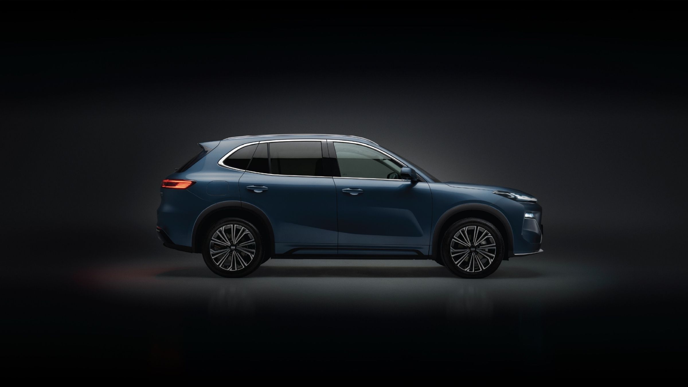 Electric Hybrid SUV  STARRAY EM-i With 1.4L 100km1 Fuel Efficiency and up to 136km1 Pure Electric Range.