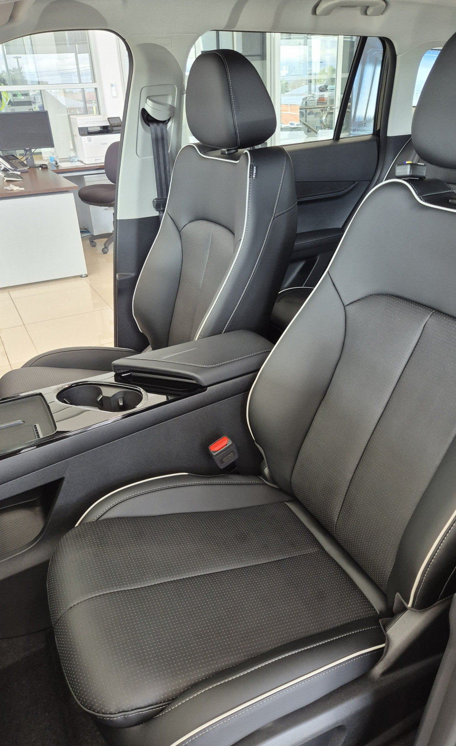 2026 Jaecoo J5  Summit SUV Image 7