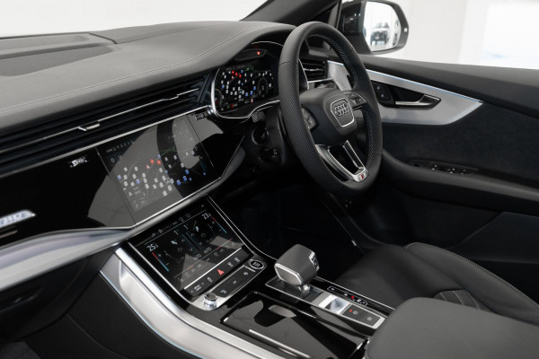 2026 Audi Q8 F1 TFSI e 360kW S line SUV image 8