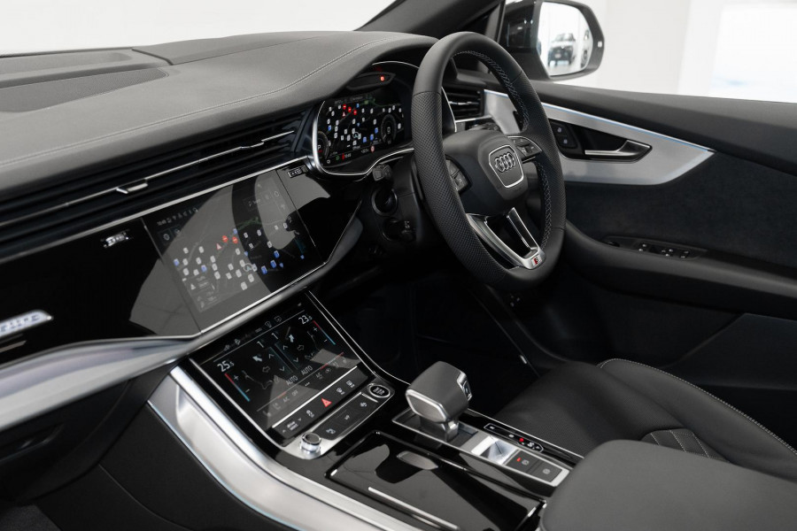 2026 Audi Q8 F1 TFSI e 360kW S line SUV