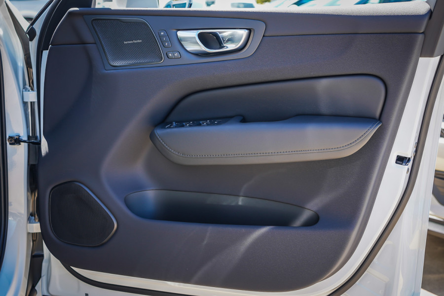 2024 MY25 Volvo XC60 UZ Plus B5 SUV Image 13