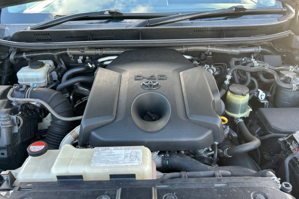 2016 Toyota LandCruiser Prado GDJ150R GXL SUV Image 16