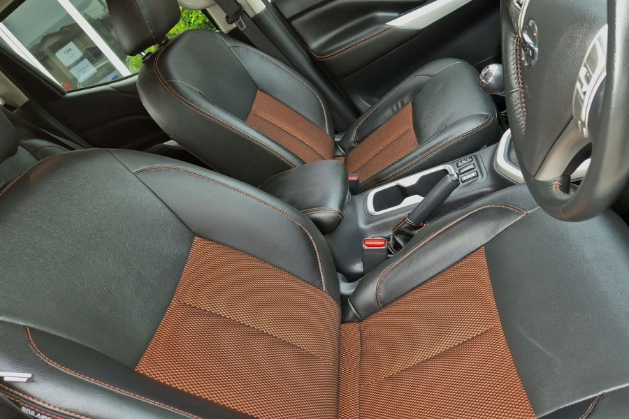 2019 Nissan Navara D23 Series 4 N-TREK Dual Cab Pickup Image 10